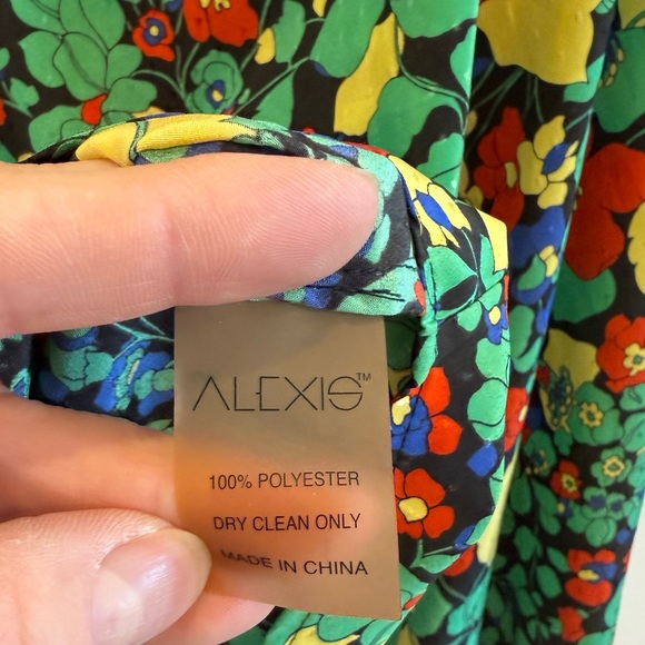 Alexis Red and Green Floral Long Sleeve Blouse Mandarin Collar Small Office - Picture 9 of 9